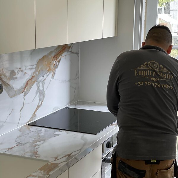 Composiet keuken met medewerker Empire Stone