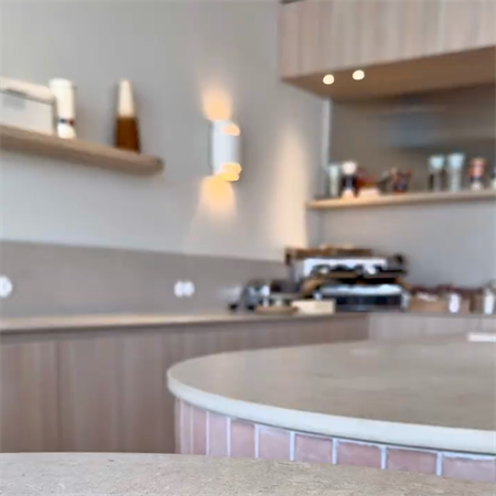 tafelblad van natuursteen bij Little Dutch